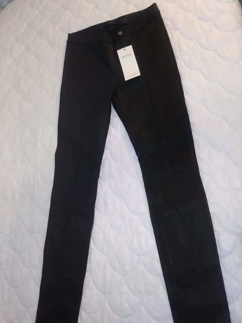 Danier Black Leather Pants Size 8 image indicator(2)