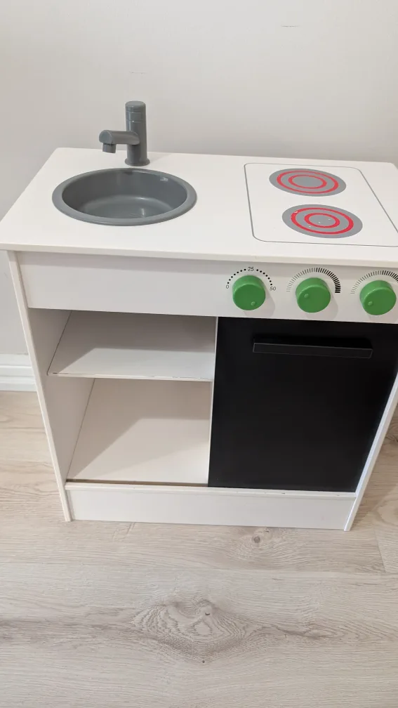 Kids' Wooden Play Kitchen image indicator(3)