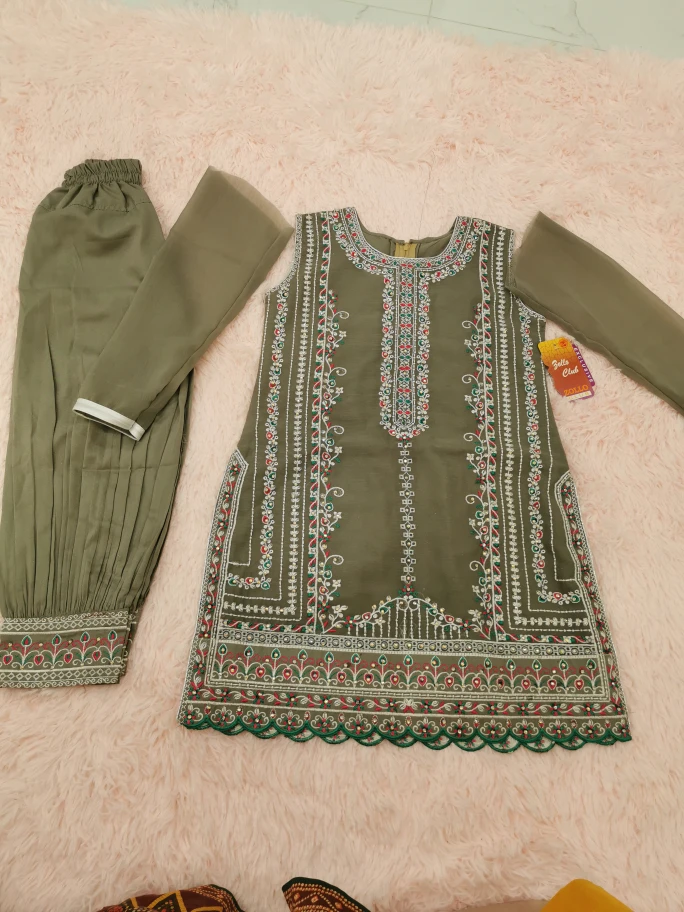 Zolo Club Girls' Embroidered 2-Piece Shalwar Kameez Suit