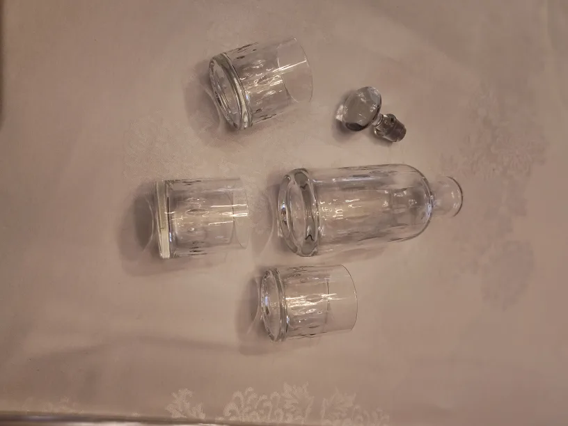 Crystal Decanter Set with Three Glasses image indicator(3)