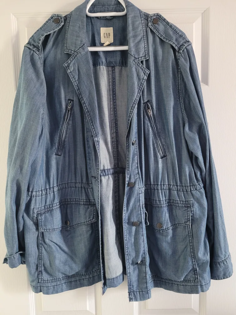 Women's Large and Xlarge assorted spring Jackets image indicator(8)