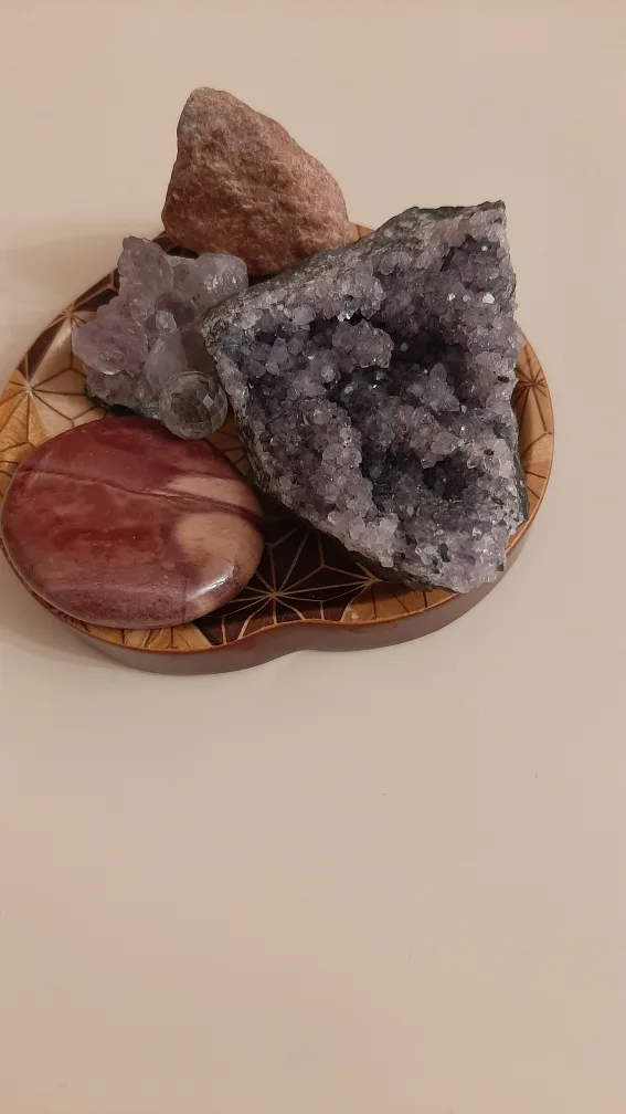 Crystal Collection with Wooden Heart-Shaped Dish image indicator(3)