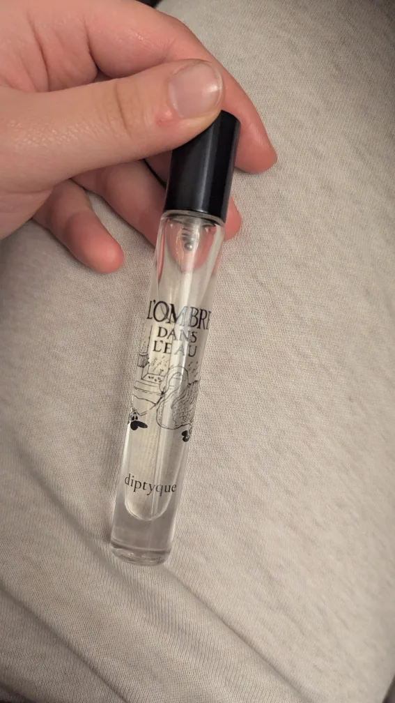 Diptyque L'Ombre Dans L'Eau Travel Spray image indicator(2)