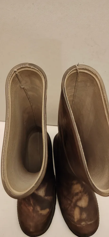 Kamik Kids' Camo Rain Boots. att price firm final image indicator(8)