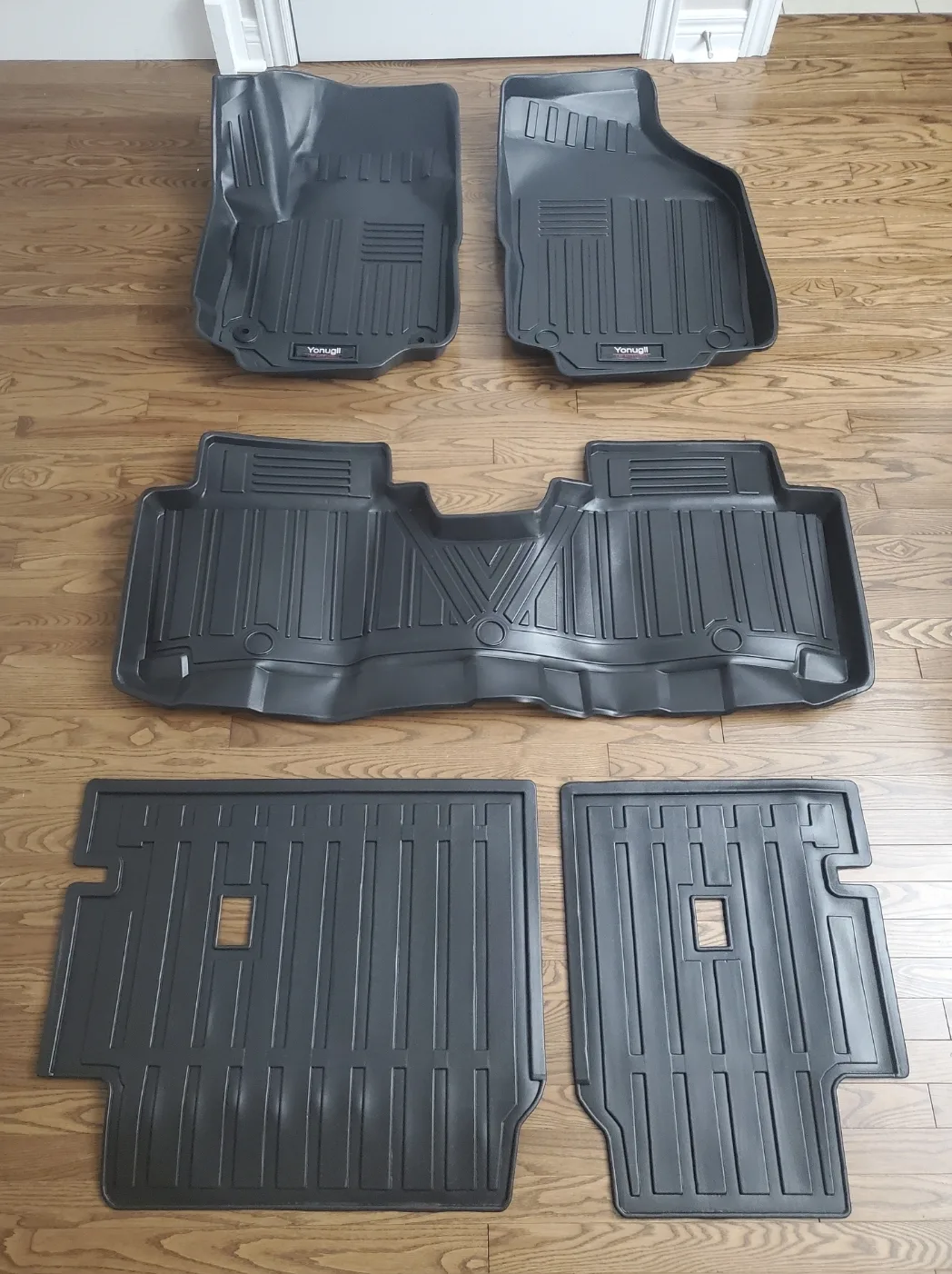 Chevy Equinox / GMC Terrain Floor Mats image indicator(3)