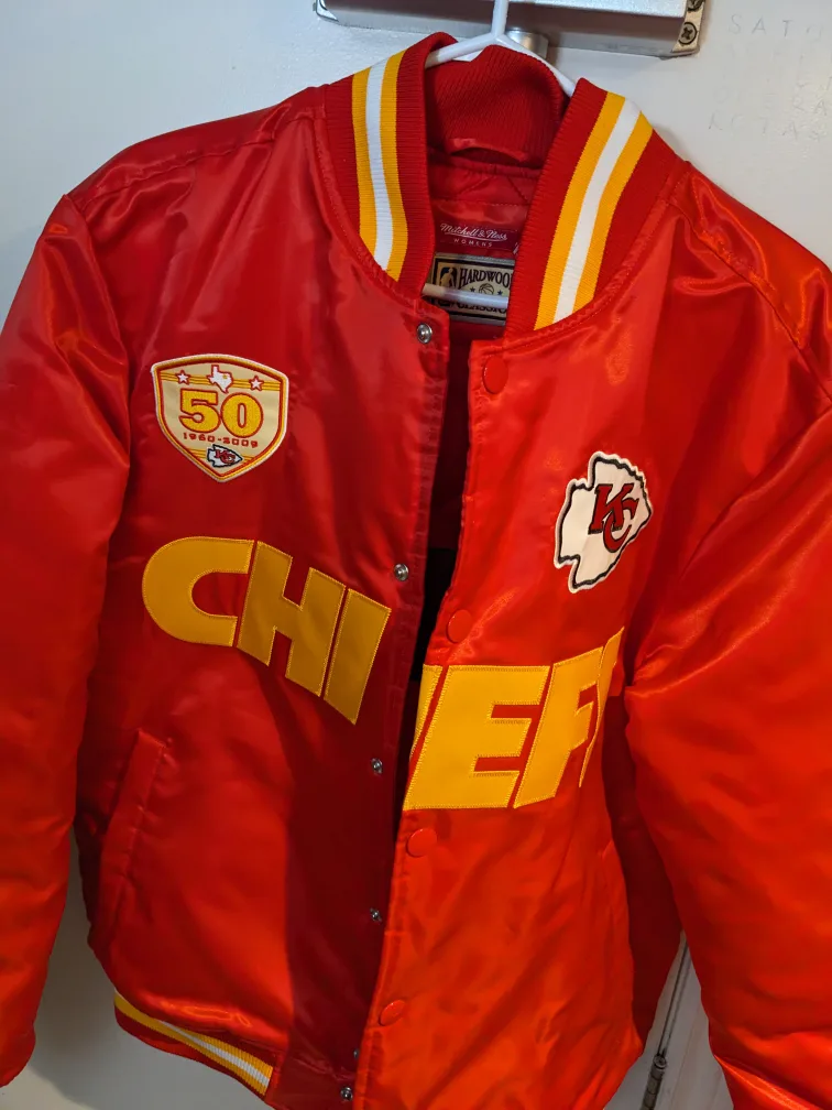 Mitchell & Ness Chiefs Jacket Women L image indicator(8)