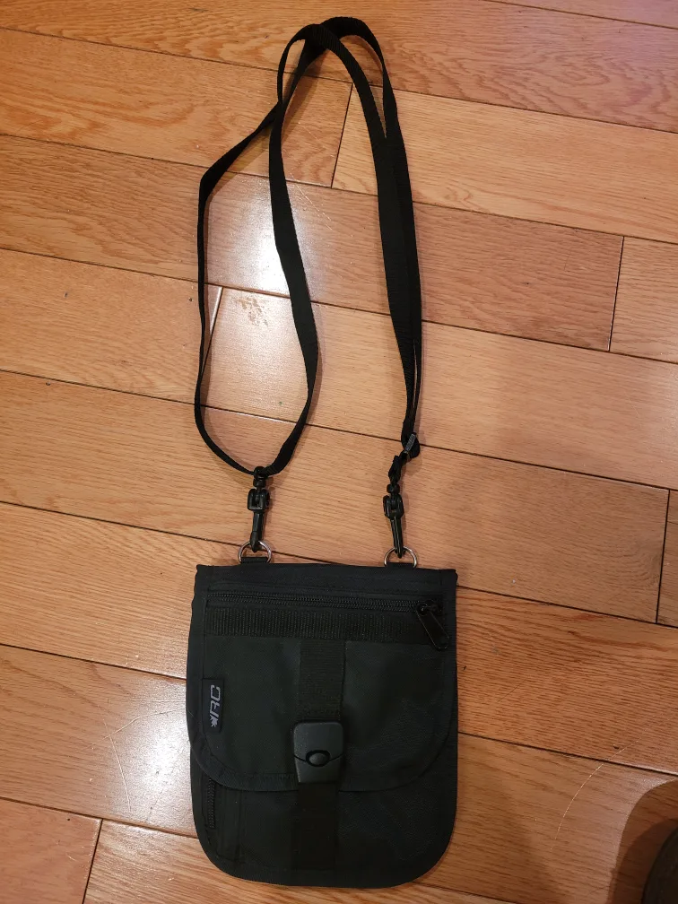 Anti-theft crossbody bag thumbnail