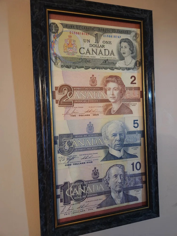 Framed Vintage Canadian Bank Notes image indicator(3)