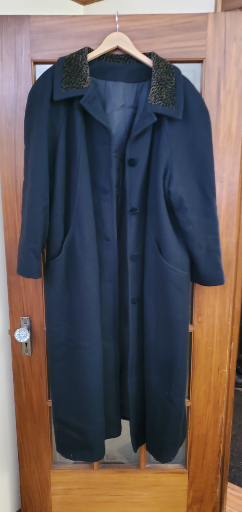 Women's 3X Long Black Coat with Leopard Print Collar