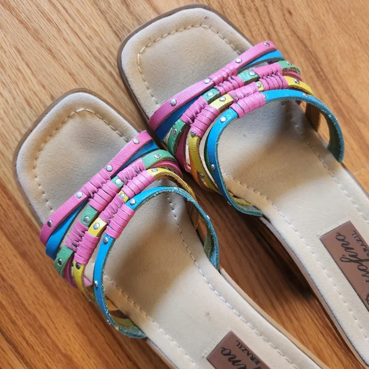 Passofino Women's Size 7 Multicoloured Slip On Heels image indicator(3)