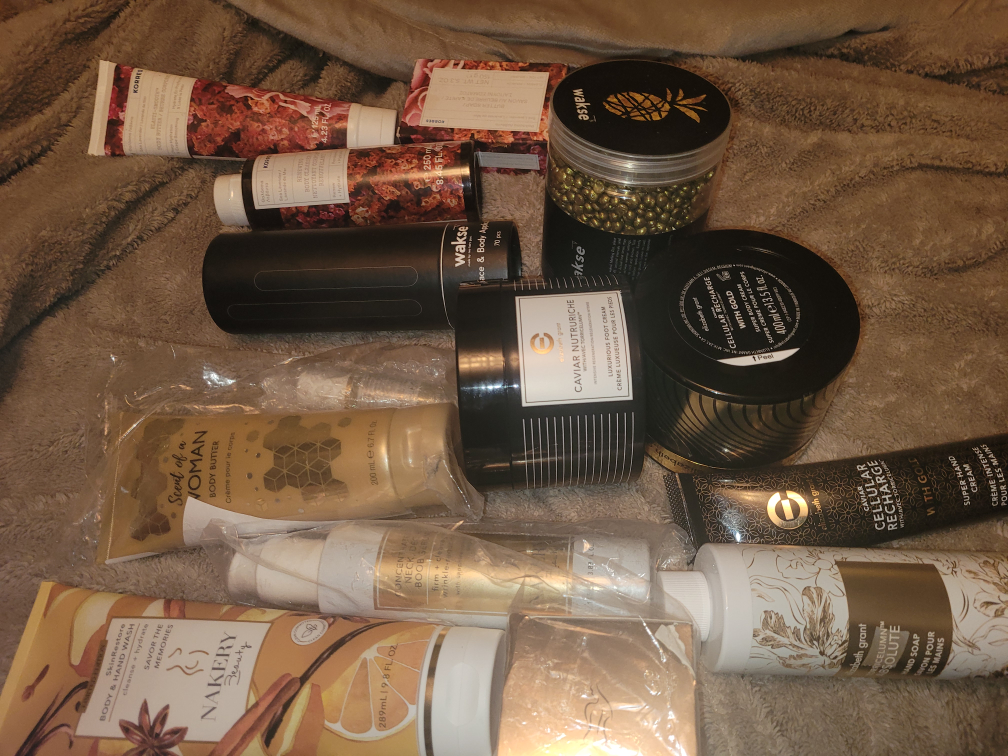 Bath & Body Bundle - Wakse, Elizabeth Grant, and More! - photo 3