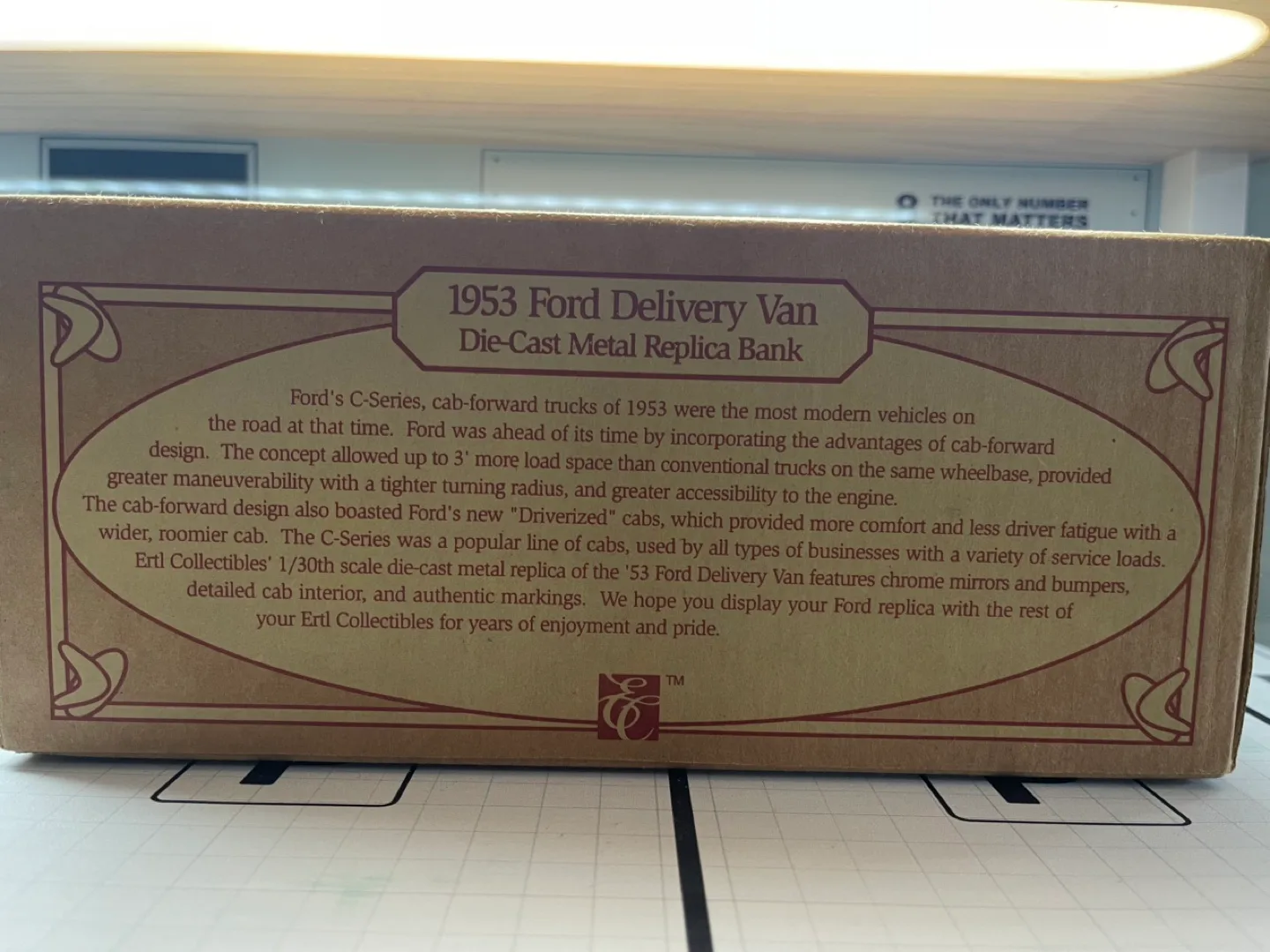 ERTL Collectibles 1953 Ford Delivery Van C-500 image indicator(3)