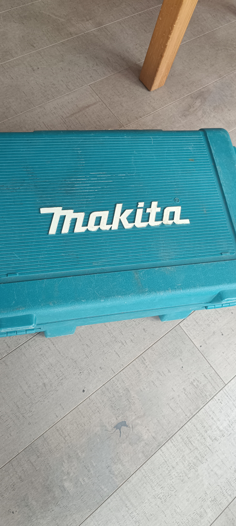 Makita 18V Cordless Drill Kit