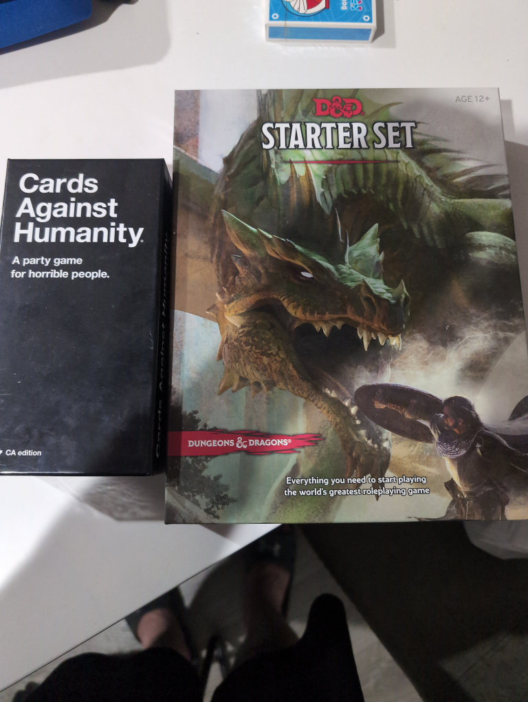 Cards Against Humanity & Dungeons & Dragons Starter Set