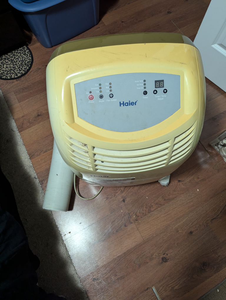 7000 BTU Haier Portable Air Conditioner - photo 2