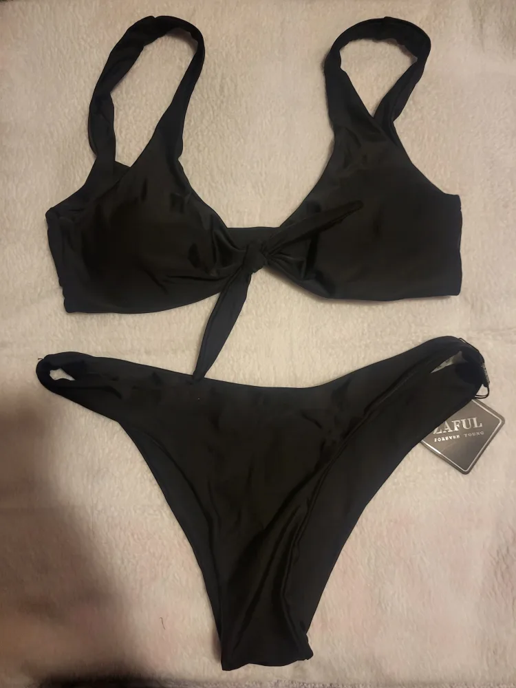 Zaful Tie Front Bikini Set Size: Large image indicator(2)