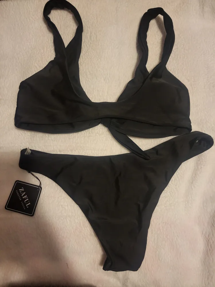 Zaful Tie Front Bikini Set Size: Large image indicator(5)