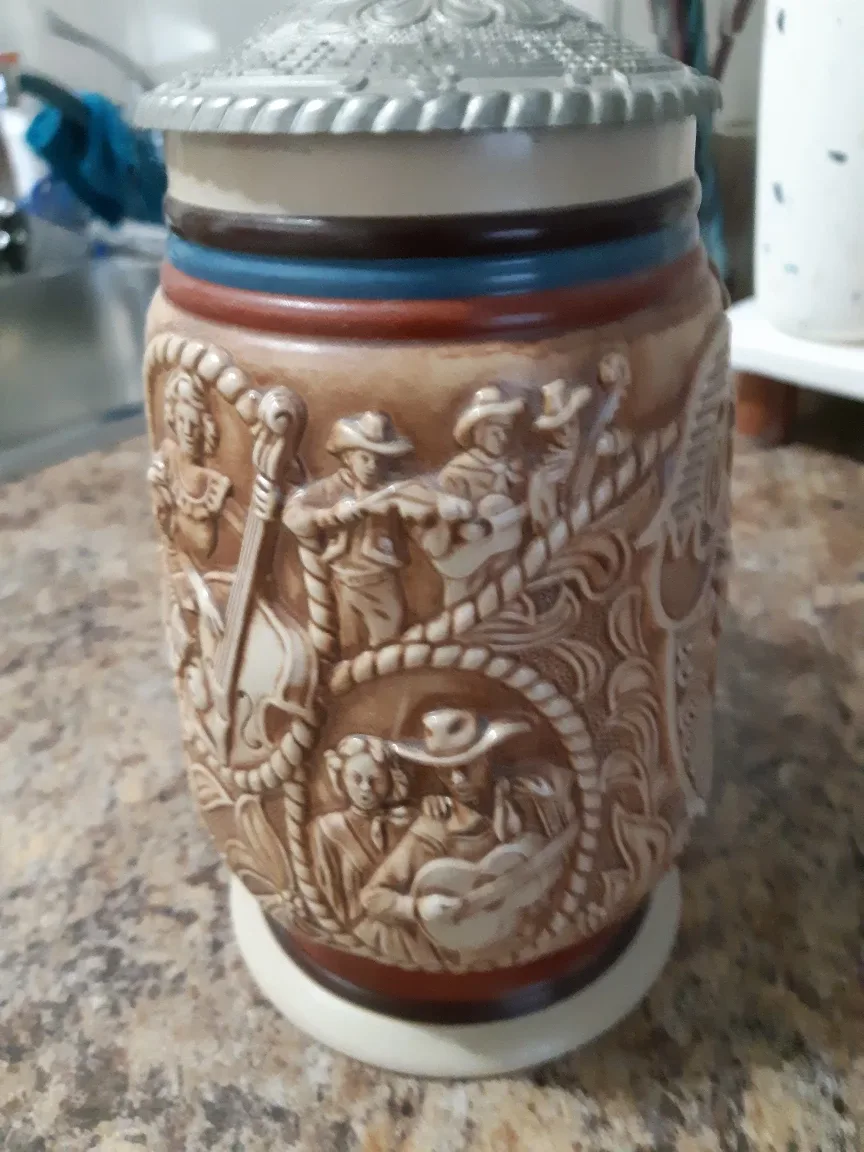 Vintage Ceramic Beer Stein with Musical Theme image indicator(2)