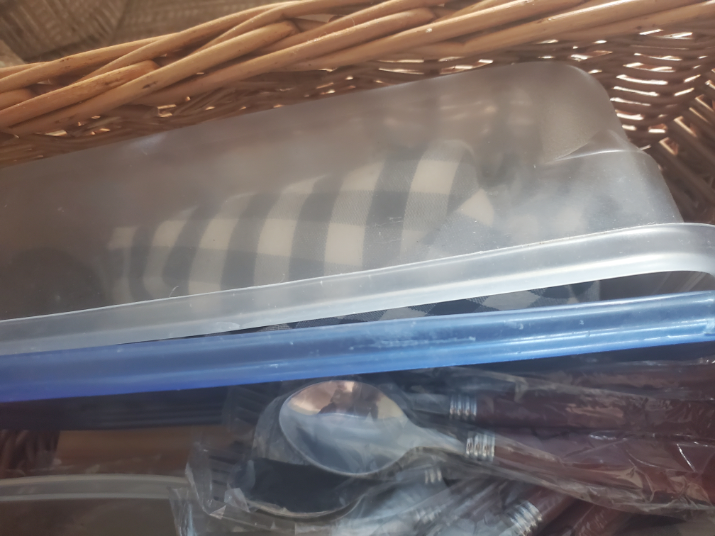 Optima Picnic Basket with Cutlery and Plates - photo 5