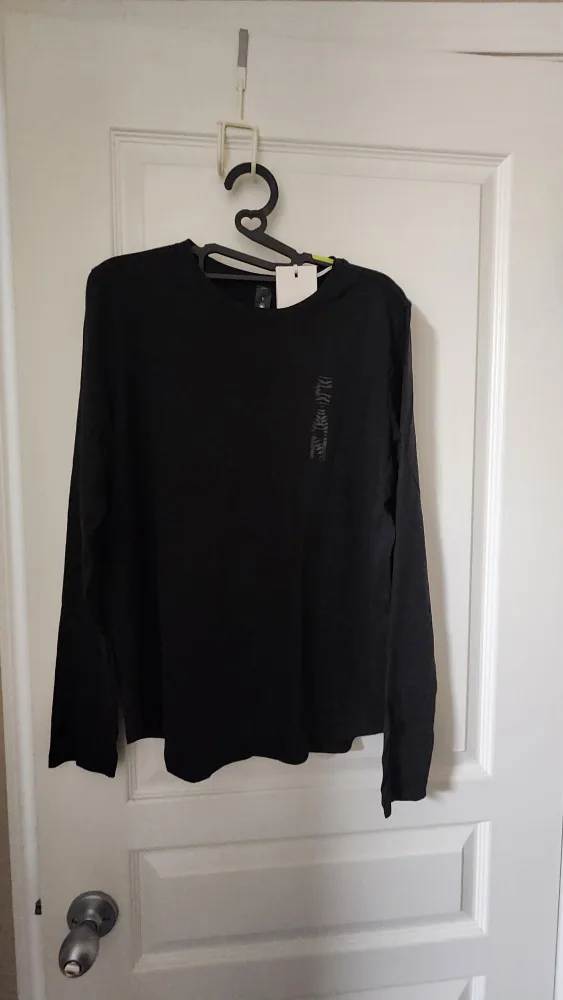 (New)Lululemon Long-Sleeve Shirt image indicator(2)