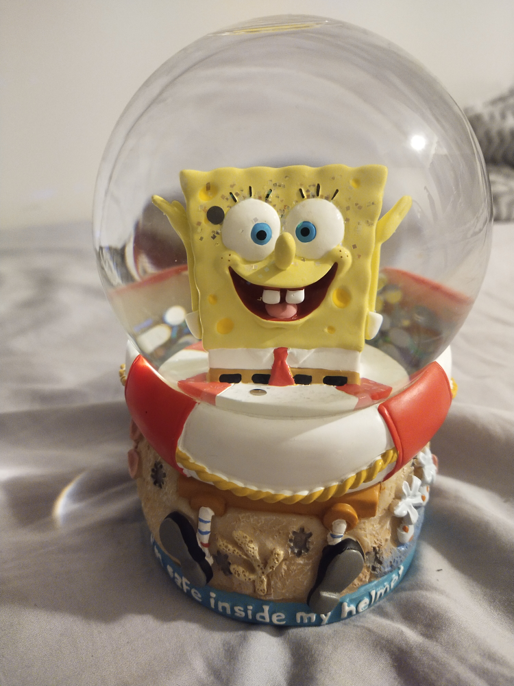 Enesco SpongeBob Squarepants Musical Snow Globe