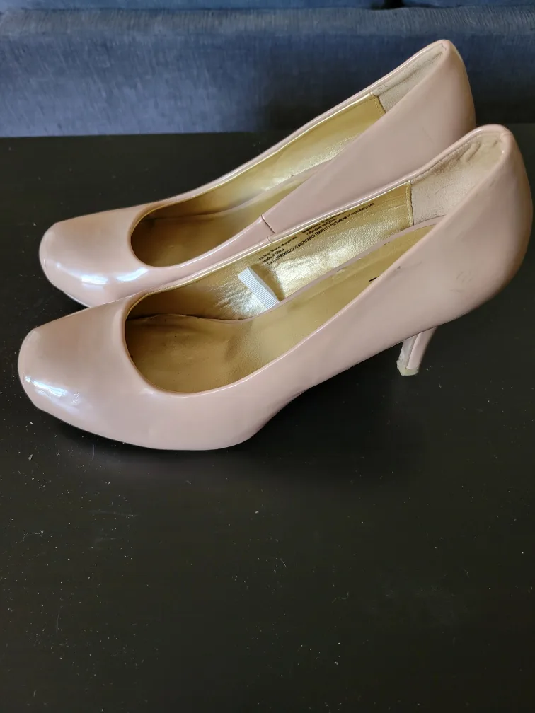 Women's Blush Pink Heels, Size 8.5 🧡 image indicator(2)