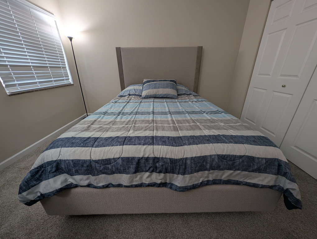 Cama Queen Estilo Flotante