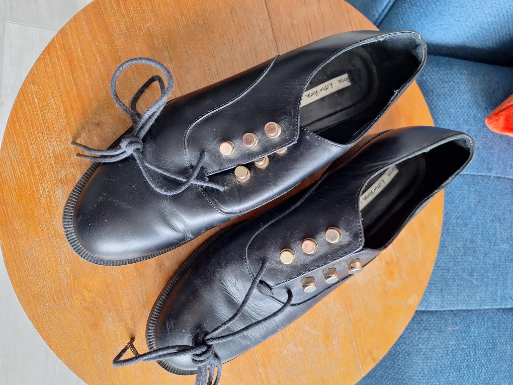 Genuine Leather Black Oxford Shoes thumbnail