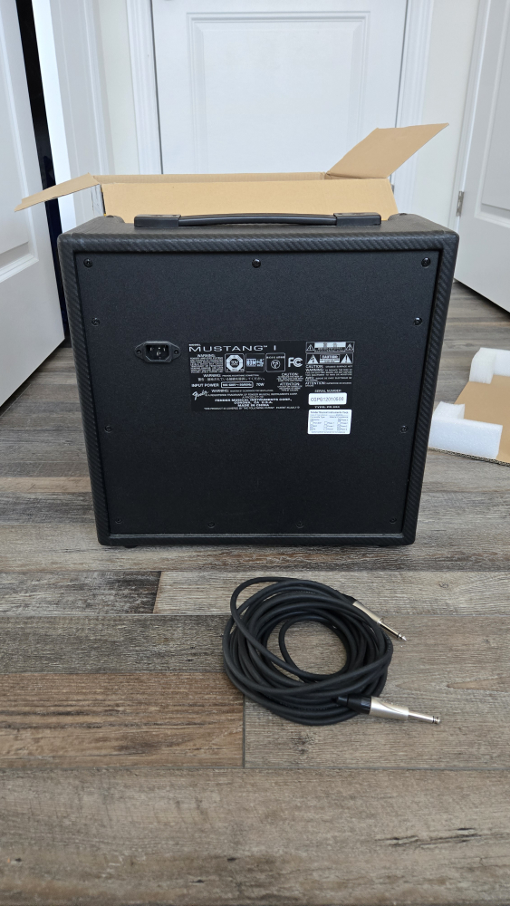 Fender Mustang I Amplifier - photo 3