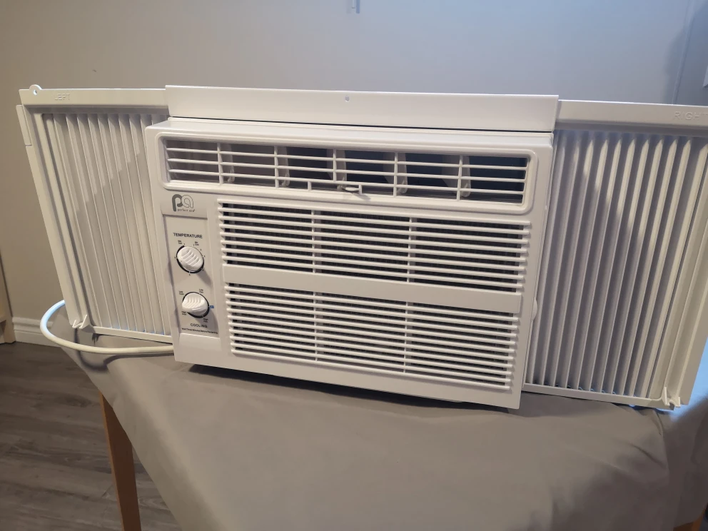 Air conditioning unit - window