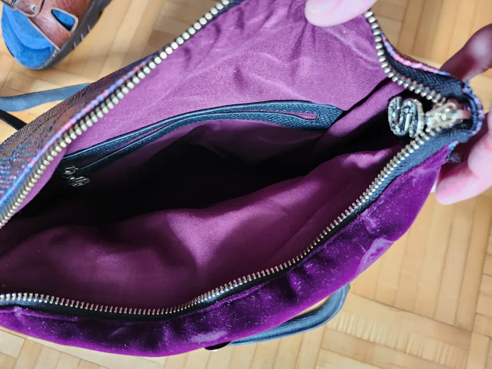 Gorgeous Snakeskin-Patterned Desigual Handbag image indicator(3)