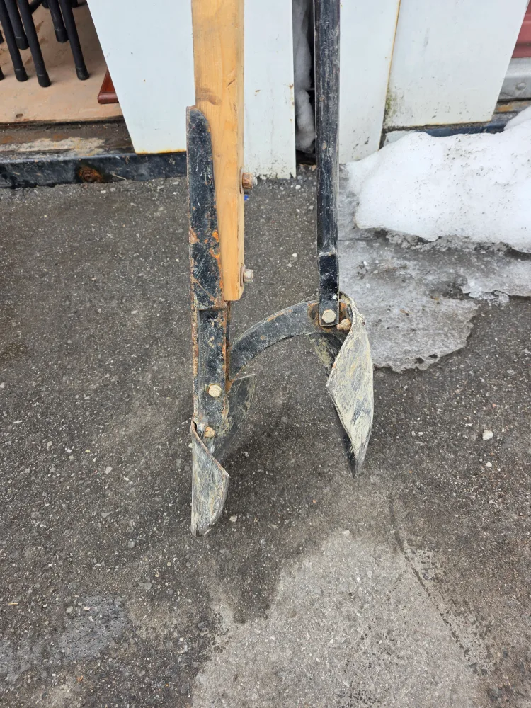 Vintage Post Hole Digger image indicator(2)