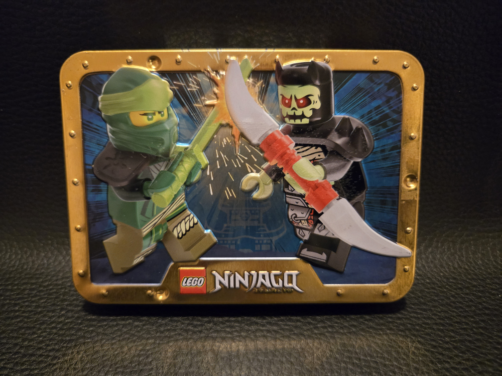 LEGO Ninjago Limited Edition Tin with Minifigures