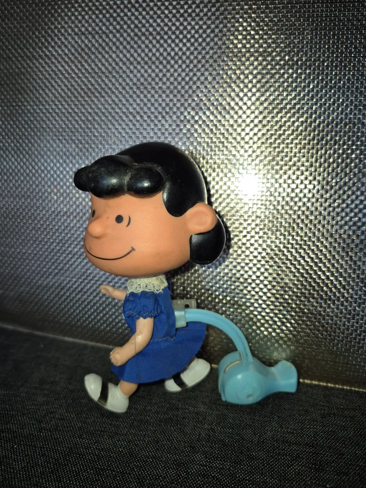Vintage Peanuts Sally Brown Walking Toy image indicator(3)