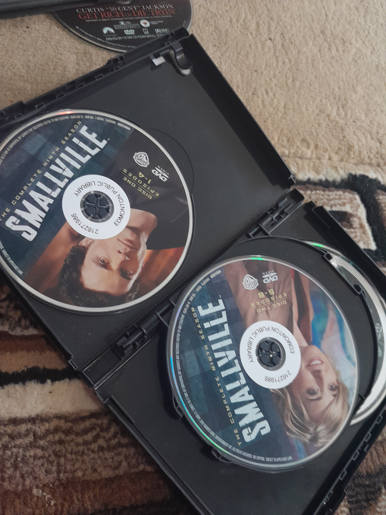 Smallville: The Complete Ninth Season DVD - photo 2