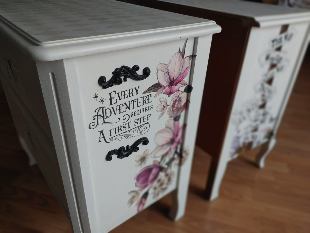 Pair of Alice in Wonderland themed bedside tables - photo 4