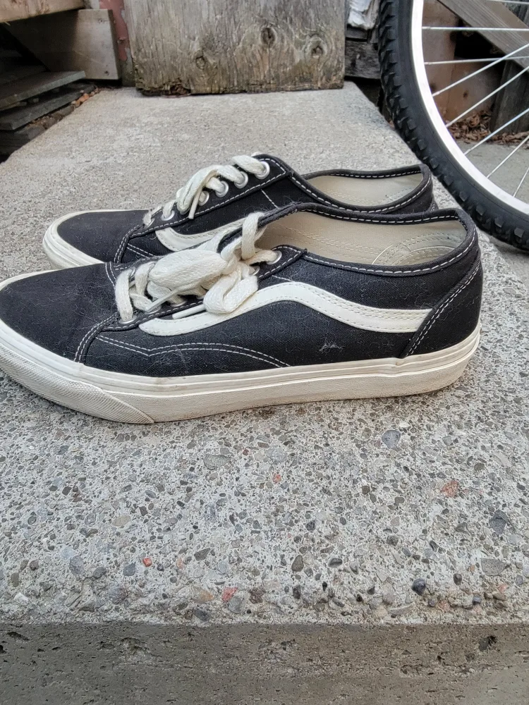 Vans OG Style Black Canvas Sneakers image indicator(2)