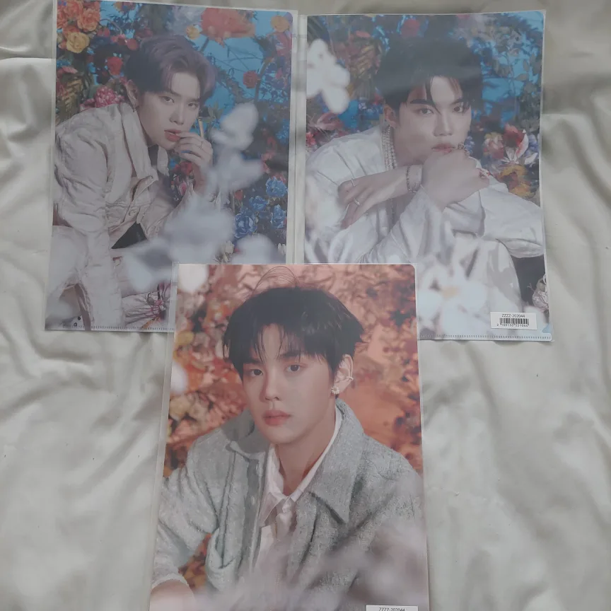 ZEROBASEONE ZB1 Yura Yura clear file POBs - Kpop / K-pop image indicator(4)