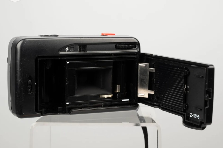 Blacks Easy Load 135, Vintage Film Camera with Case 🧡 - photo 3