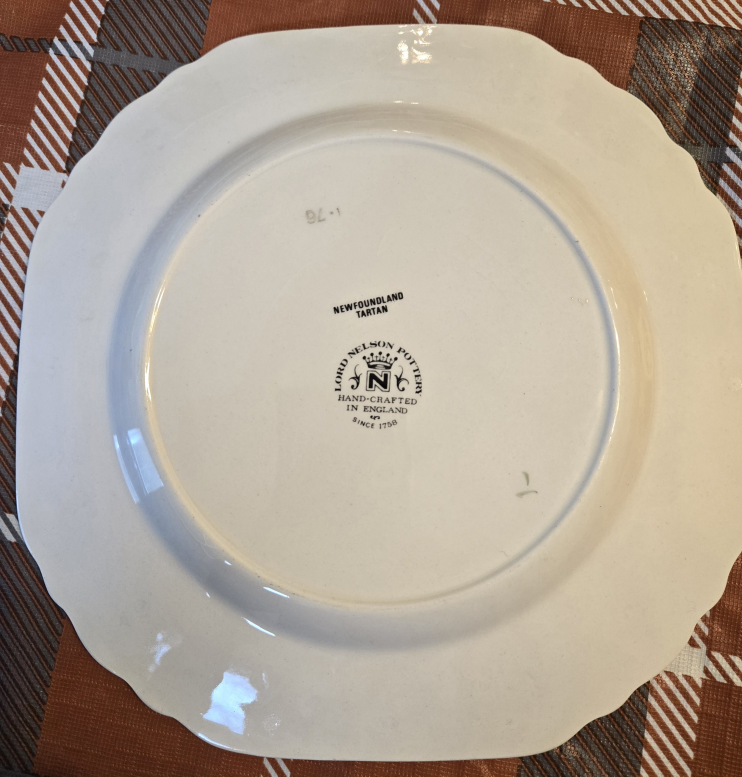 Vintage Newfoundland Tartan Embossed Plate - photo 2