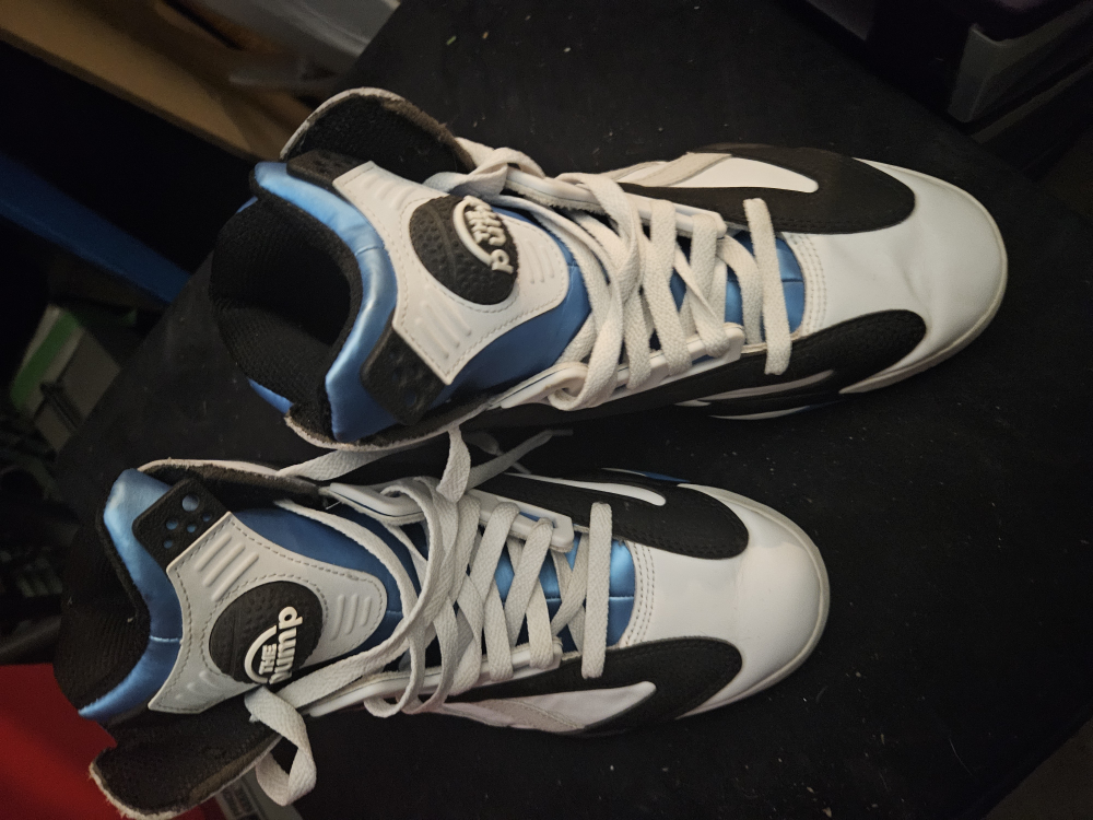 Reebok Pump Running Shoes Size 9.5 mens - photo 3