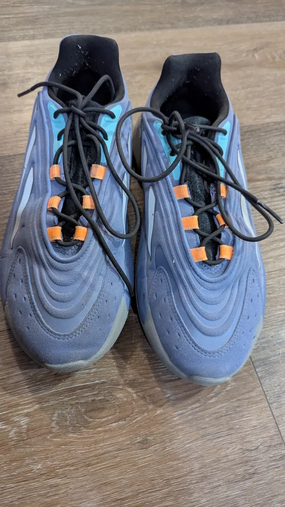 Adidas Sneakers Size 8.5 image indicator(5)