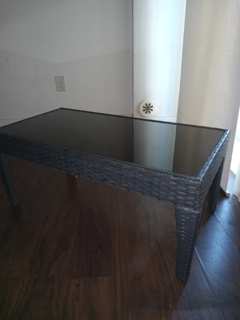 Black Wicker Coffee Table with Glass Top image indicator(4)