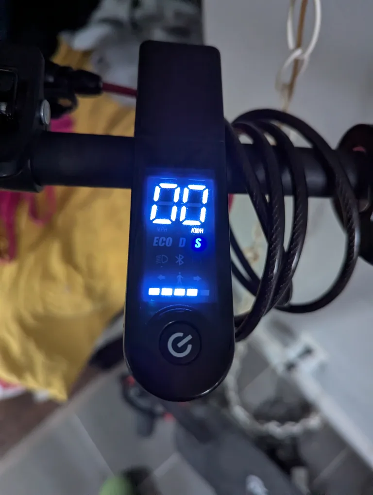 EVERCROSS Electric Scooter - 350W Motor, 19 MPH, 19 Miles Range image indicator(2)