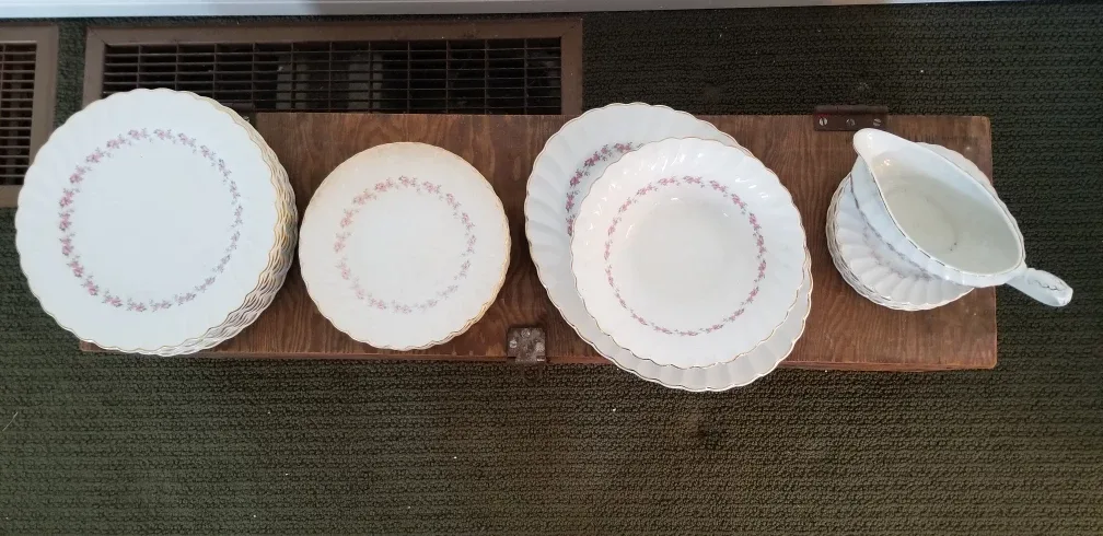 Ironstone Staffordshire China Dish Set image indicator(2)