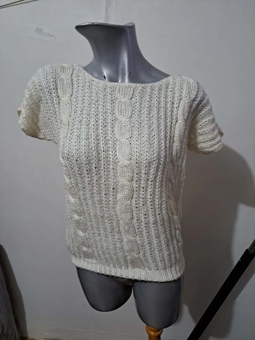 Cream-coloured Knitted Sweater thumbnail