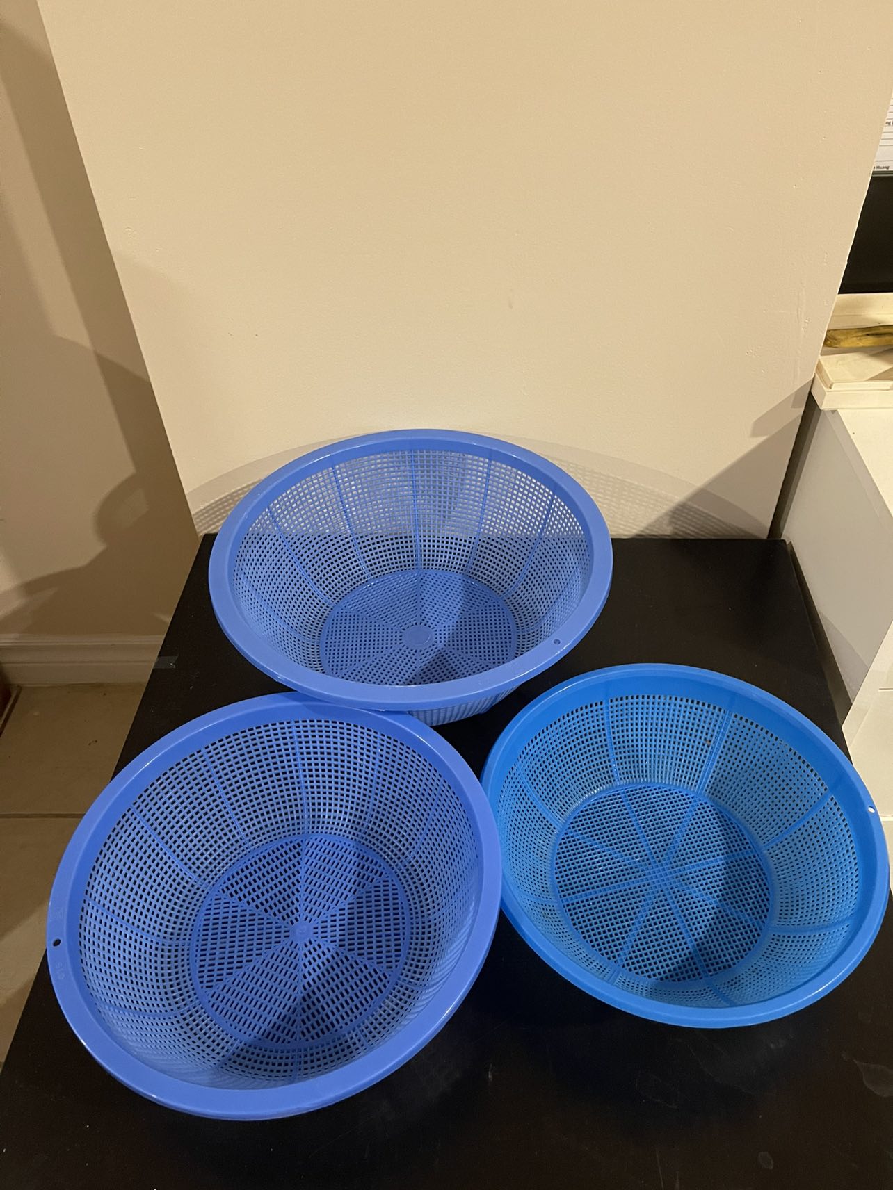 🫐 3-Piece Blue Plastic Colander Set – Brand New 🍝🥦