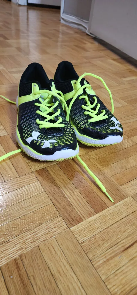 Under Armour Running Shoes - Size 8.5 image indicator(5)