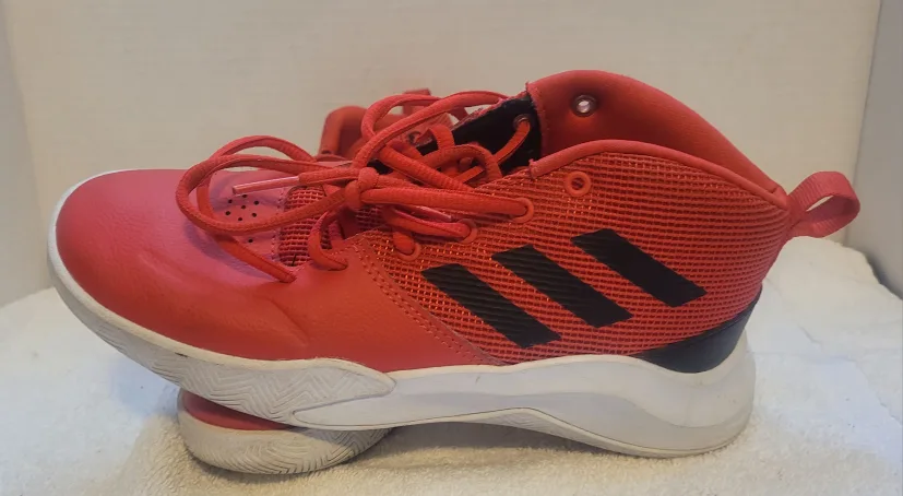 Adidas Boys' Red Basketball Shoes image indicator(3)