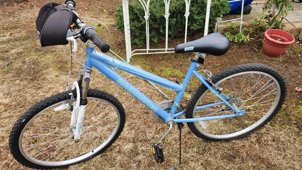 Roadmaster women's mountain bike - photo 2